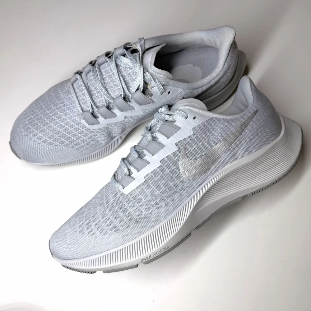 Nike Women’s Air Zoom Pegasus 37 Running Sneakers Gray Size- 11.5